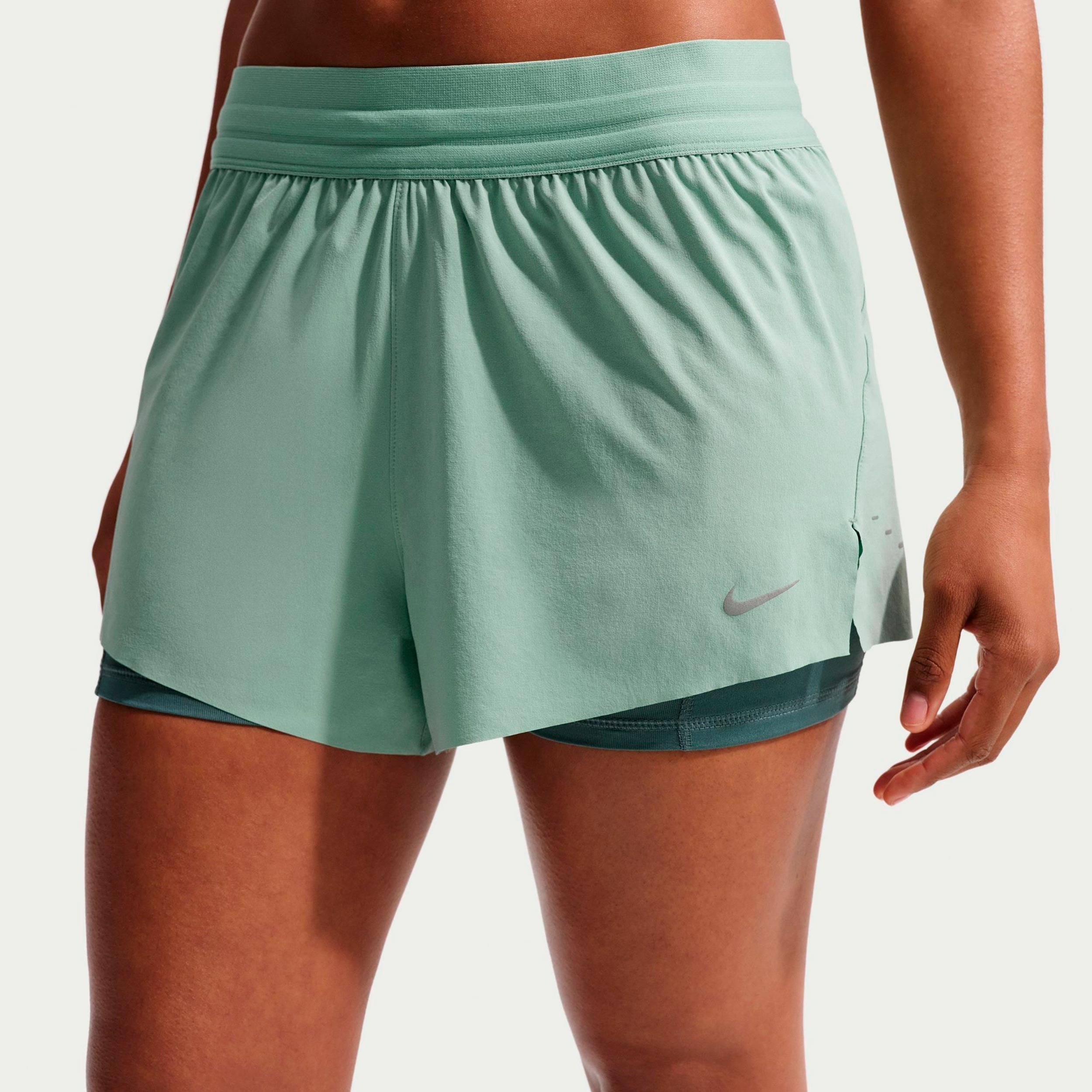 Nike Swift Spodenki do biegania Kobiety - jasnozielony, srebrny