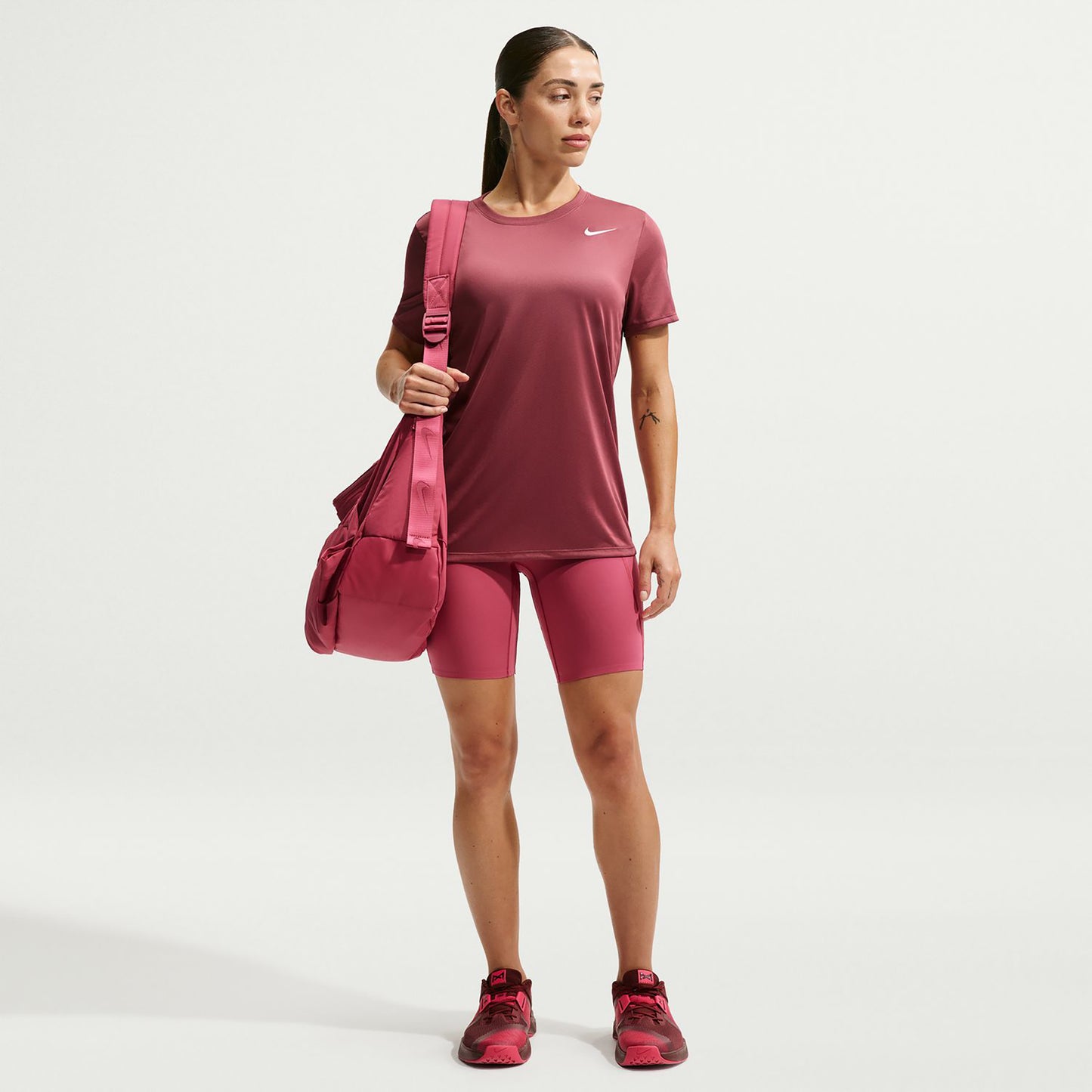 Nike Dri-Fit Regular Koszulka Kobiety - fiolet