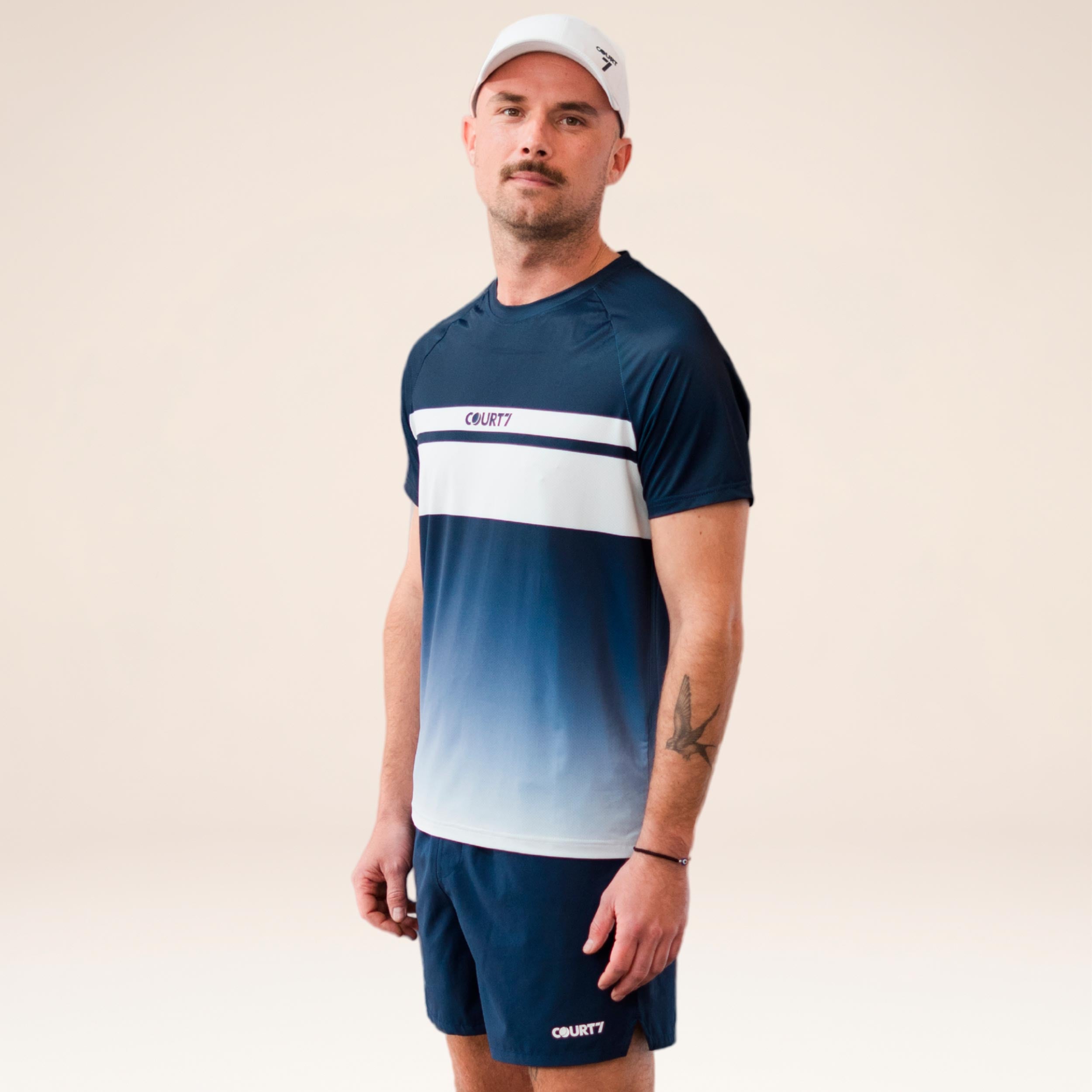 COURT7 Performance Gradient Stripe Koszulka Mężczyźni - niebieski
