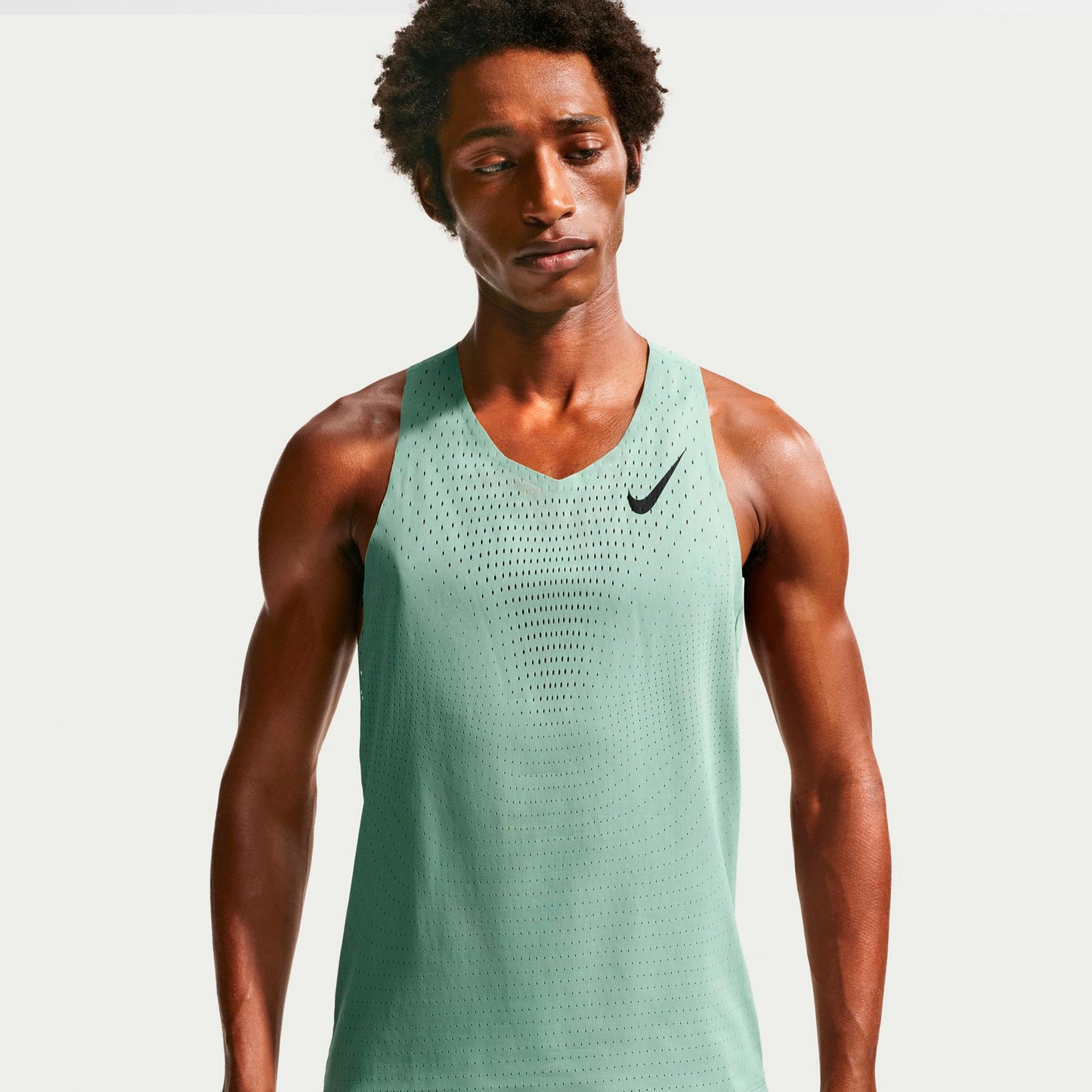 Nike AeroSwift Koszulka do biegania Mężczyźni - oliwka, czarny