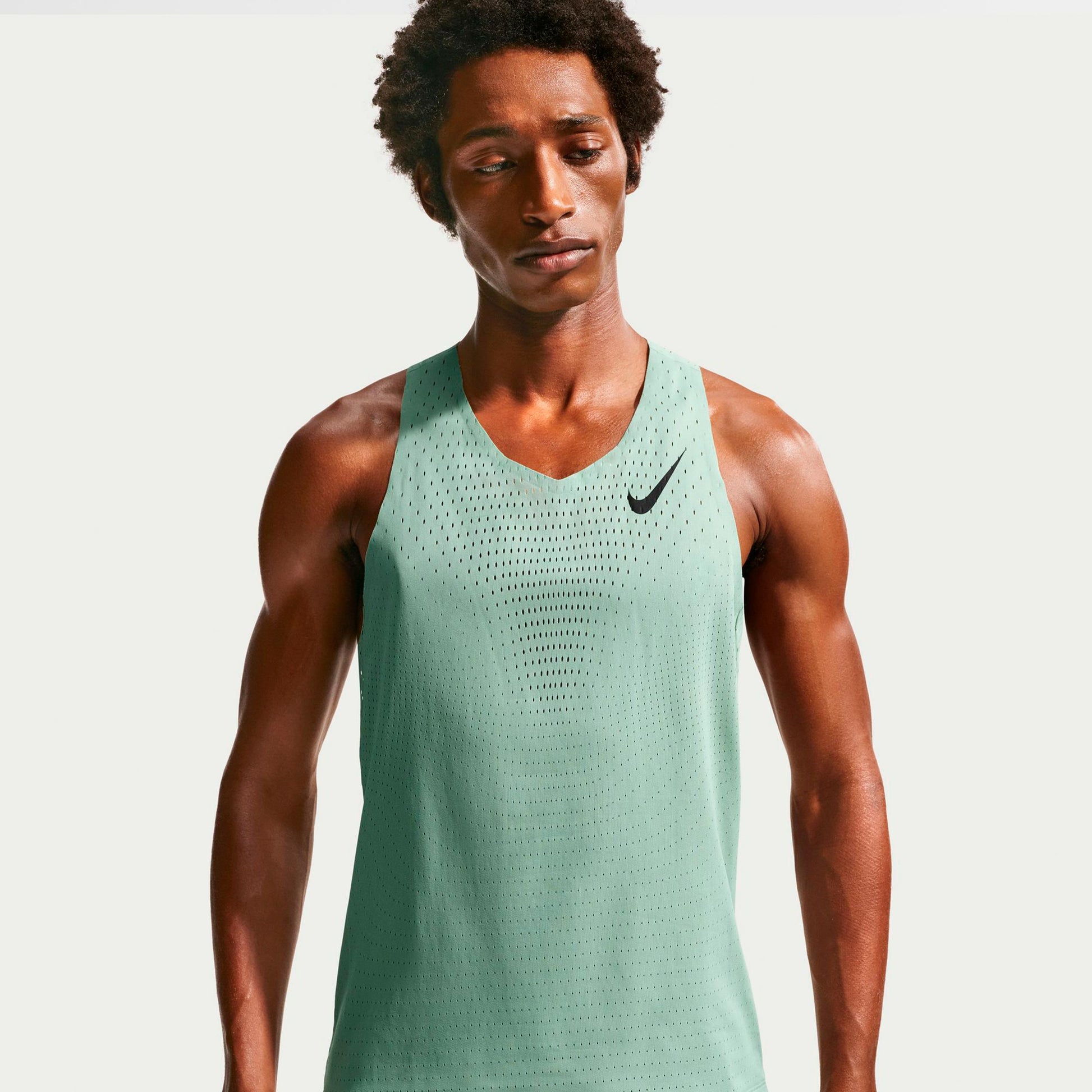 Nike AeroSwift Koszulka do biegania Mężczyźni - oliwka, czarny