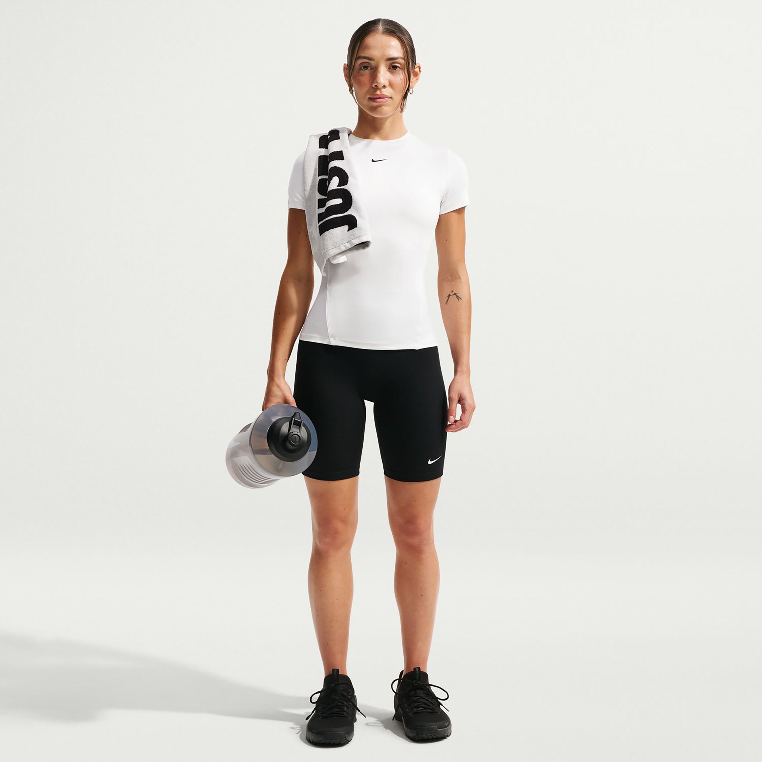 Nike One Fitted Koszulka Kobiety - biały
