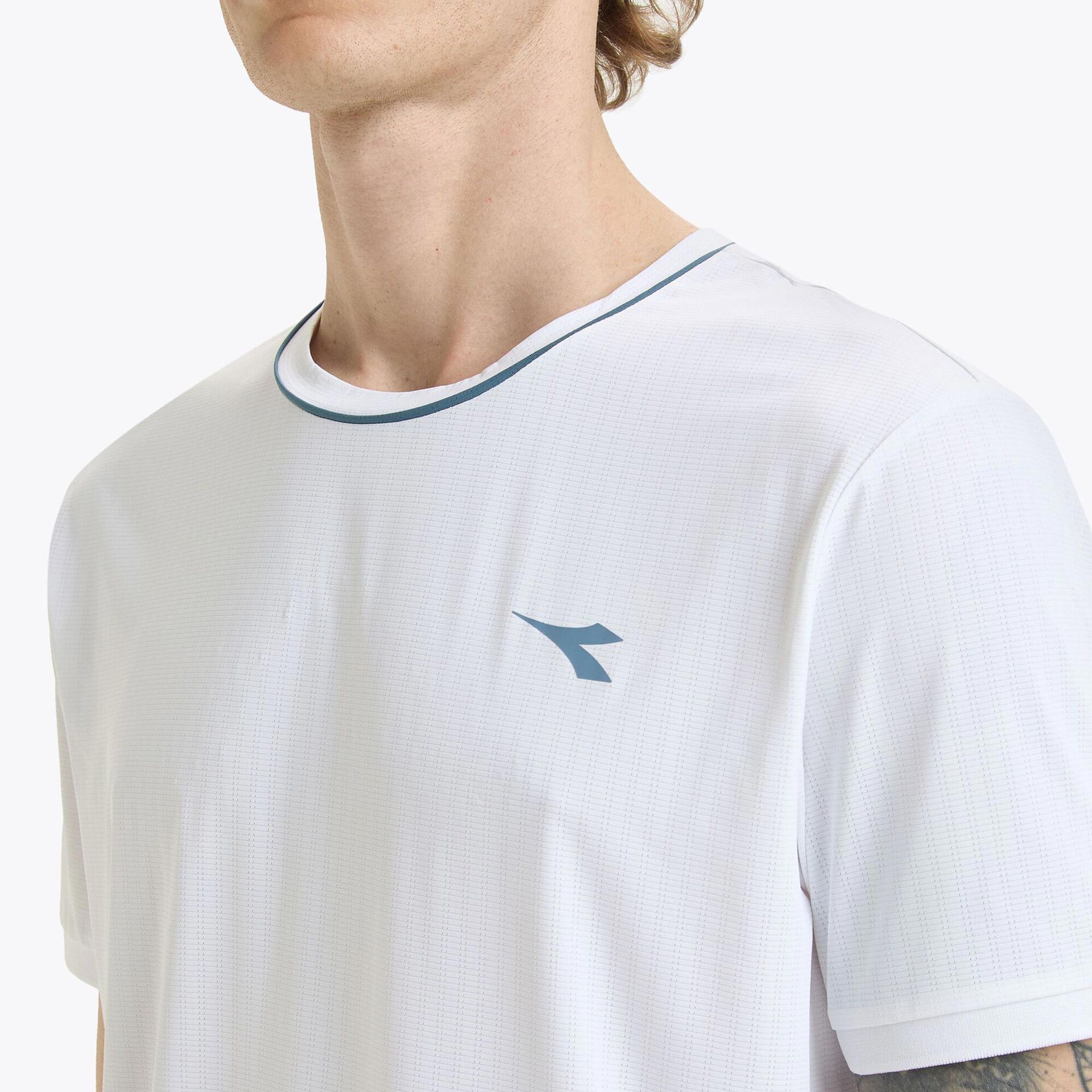 Diadora
